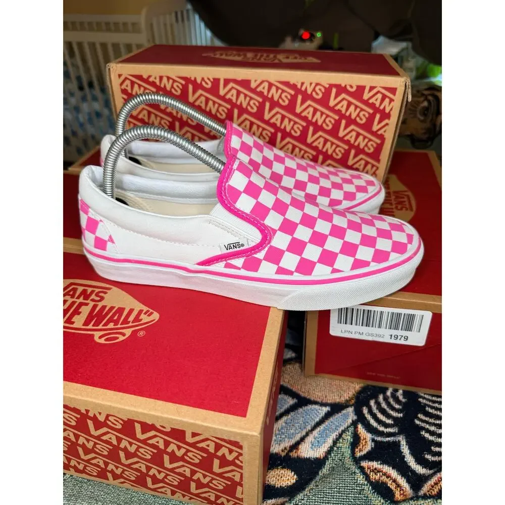 BRAND NEW Vans Slip On Pink/White Men 8/Women 9.5